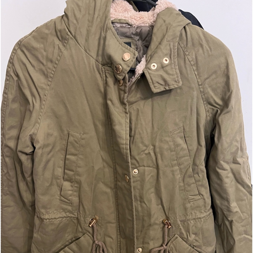 Collectibleb New York army green coat.